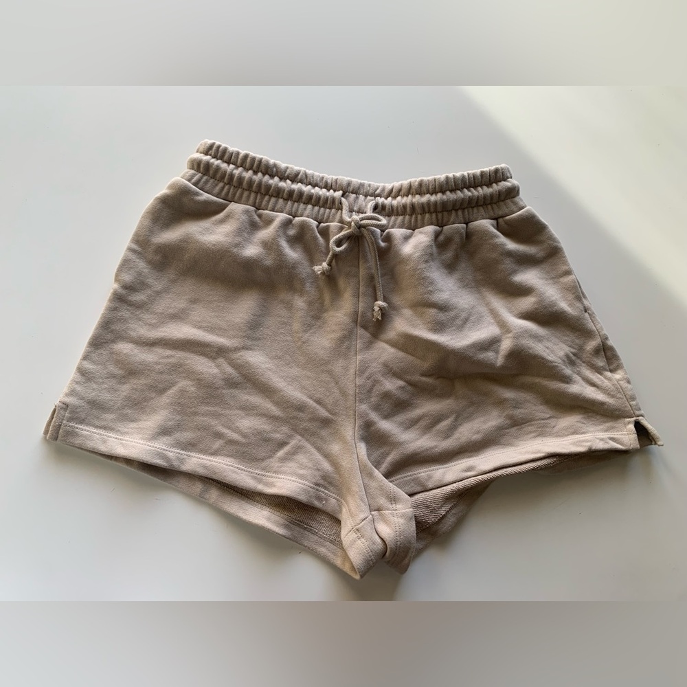 H&M Women’s Beige Tan Terry Cloth Jogger Shorts Size small